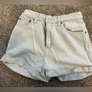 Levi Mom Shorts